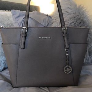 Michael Kors Jet Set Large Saffiano Tote